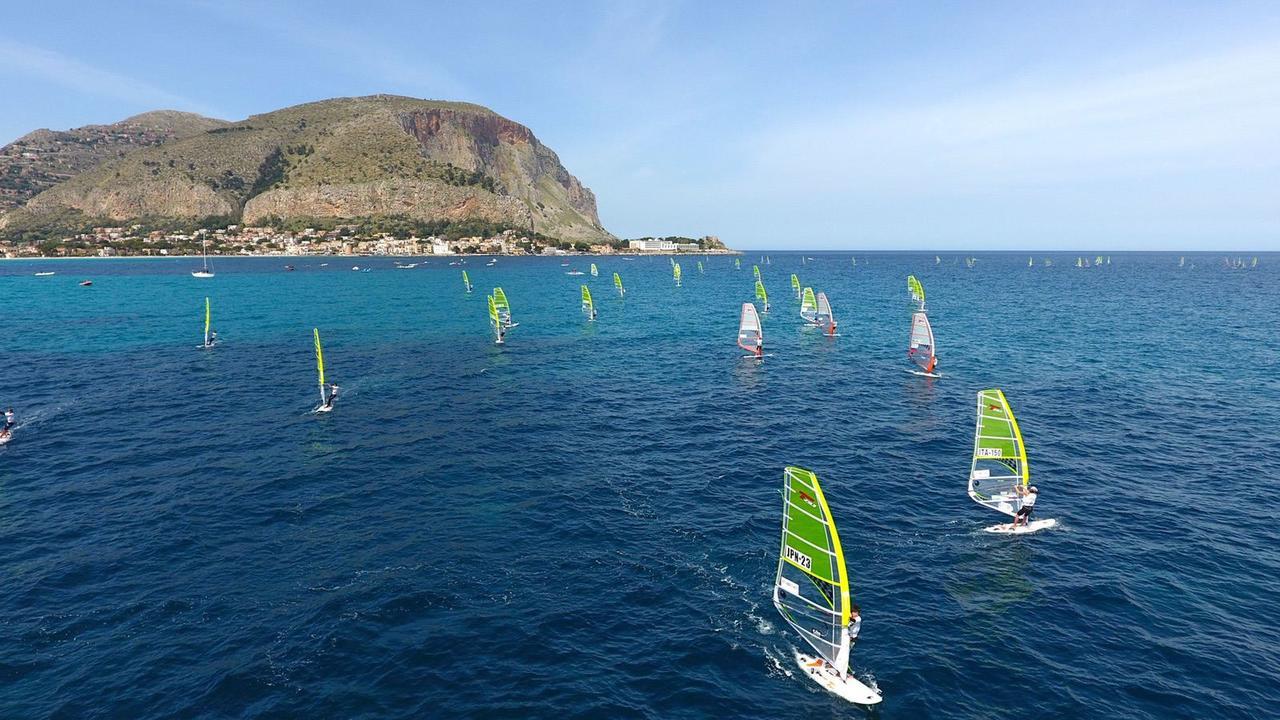 Mondello Suites Feels Like Home Exteriör bild